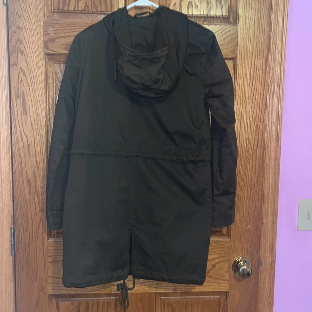 green jacket - Picture 2 of 2
